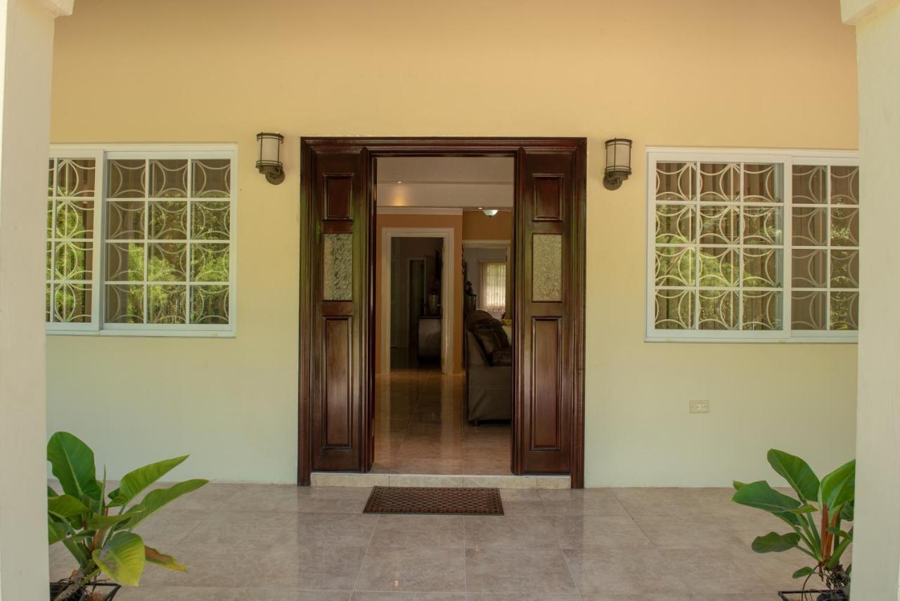 Tropical Escape Villa Ocho Rios Eksteriør billede