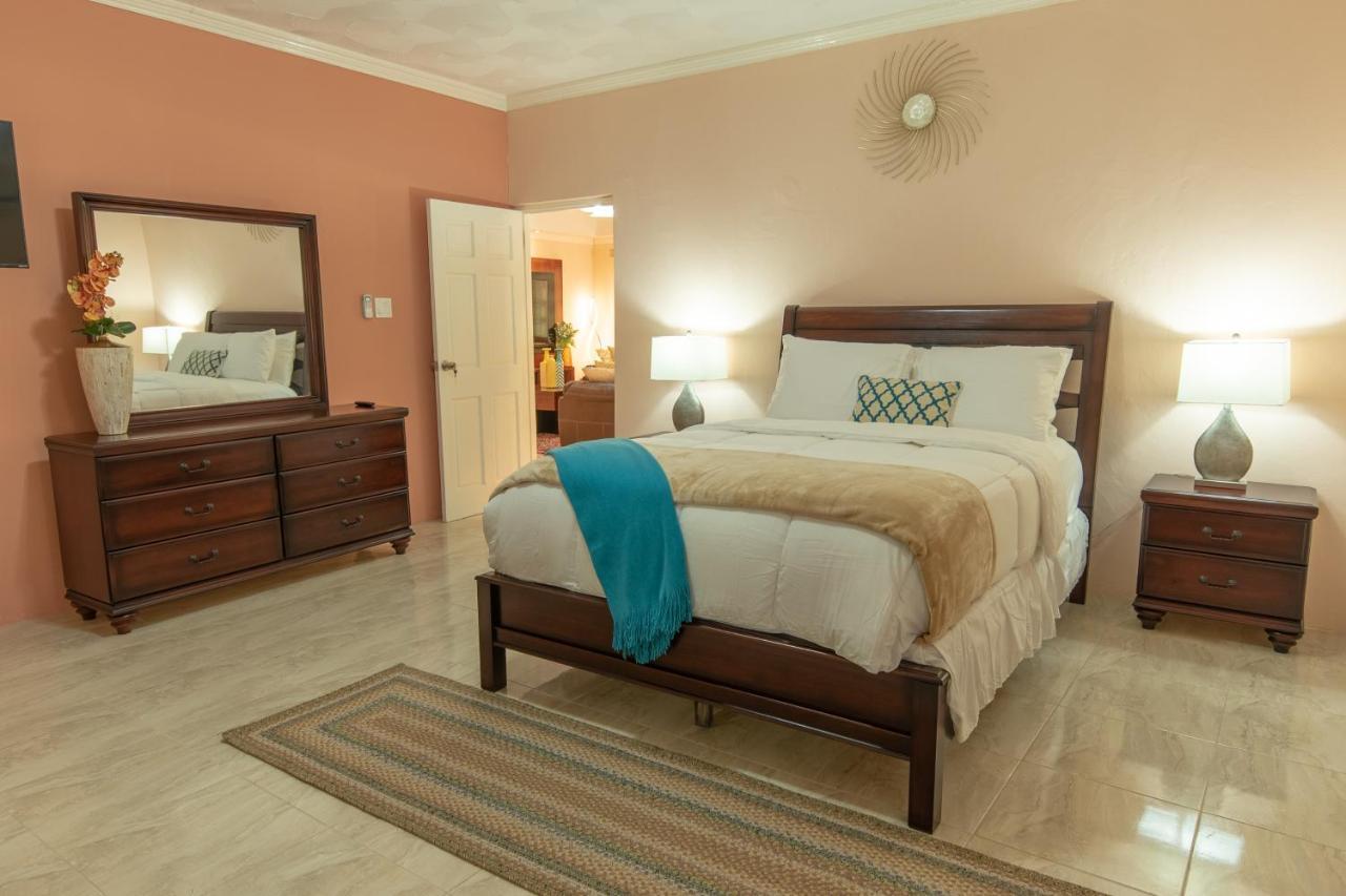 Tropical Escape Villa Ocho Rios Eksteriør billede