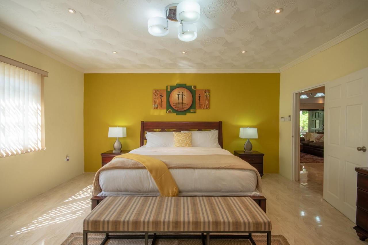Tropical Escape Villa Ocho Rios Eksteriør billede